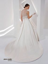 Расшитое атласное свадебное платье Pierre Cardin 8429