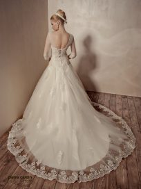 Купить свадебное платье кружевное с рукавами Pierre Cardin (арт.9438)