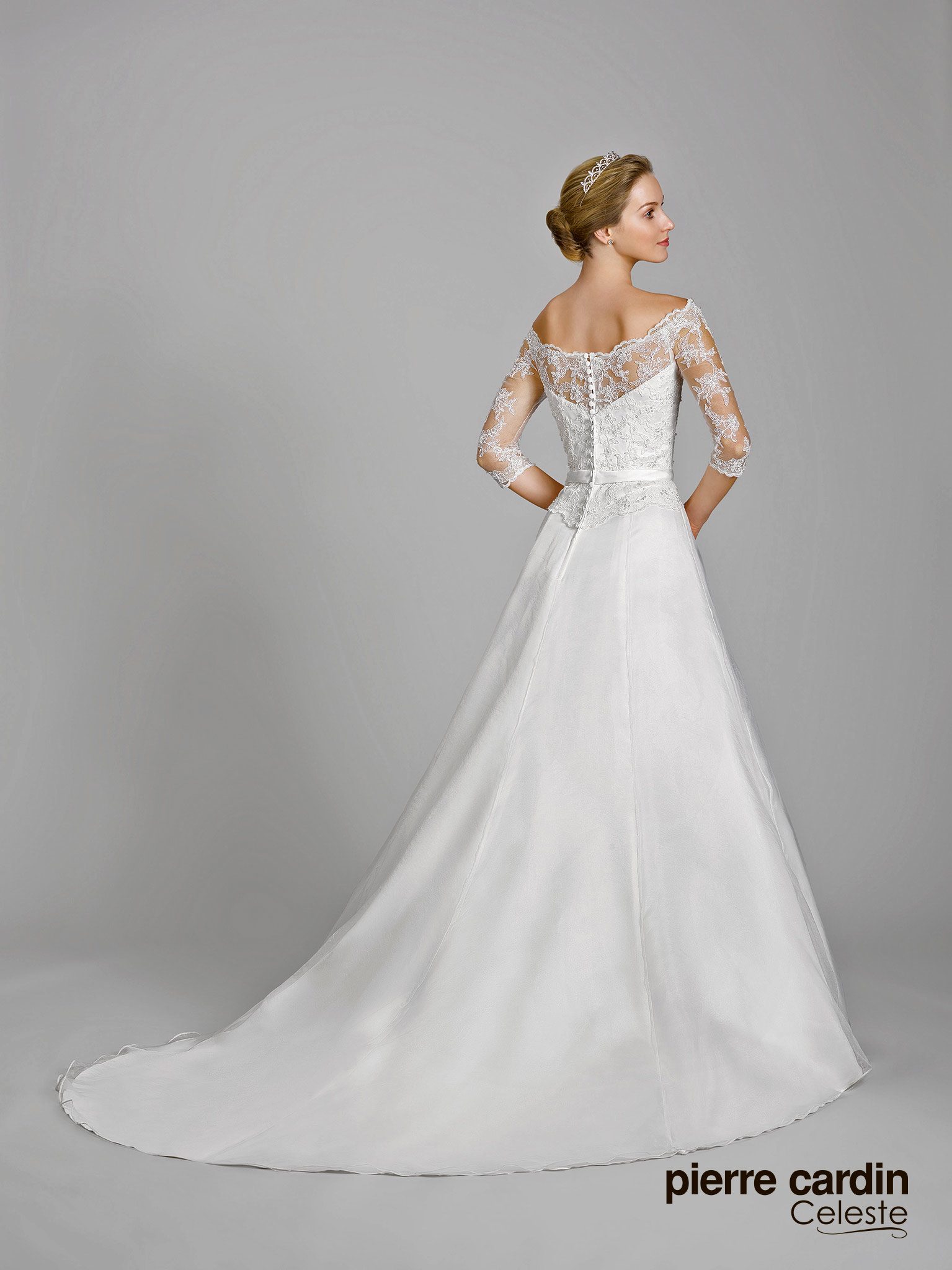Свадебное платье с рукавами Pierre Cardin (арт.9645)