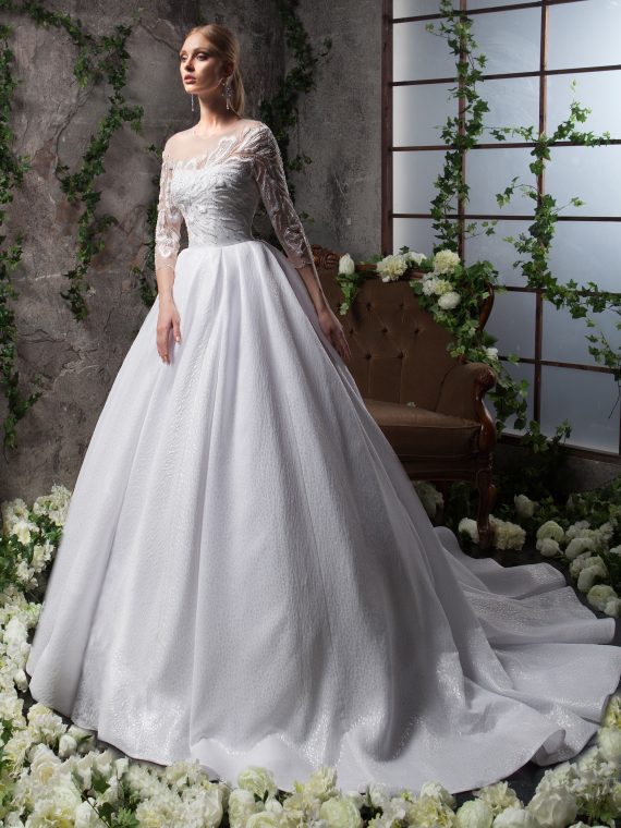 Свадебное платье с рукавами Merilla от SVETLANA LYALINA